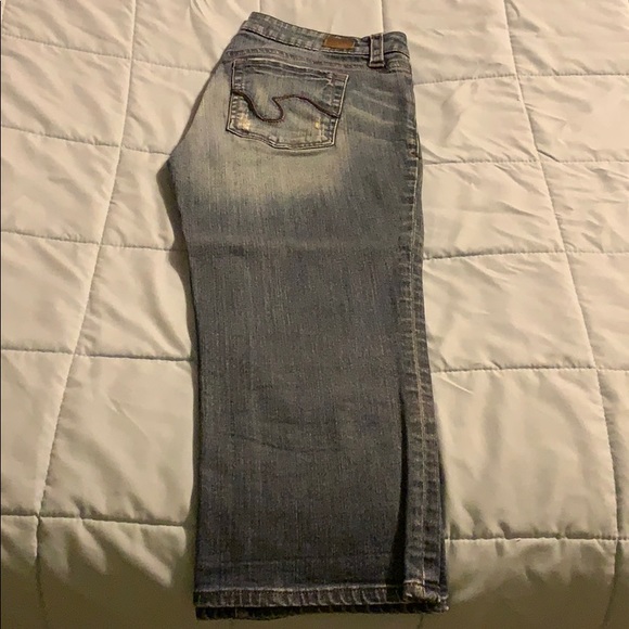 Refuge woman’s capris jean - Picture 4 of 5